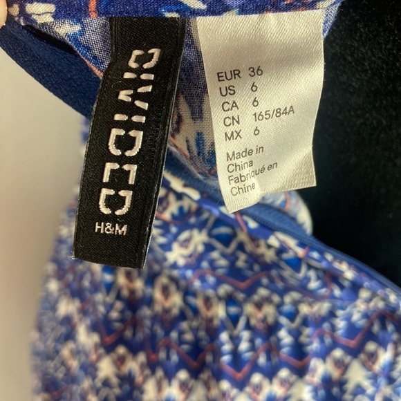 Divided by H&M Blue Geometrical Pattern Mini Dress with Cutout’s - Picture 6 of 7